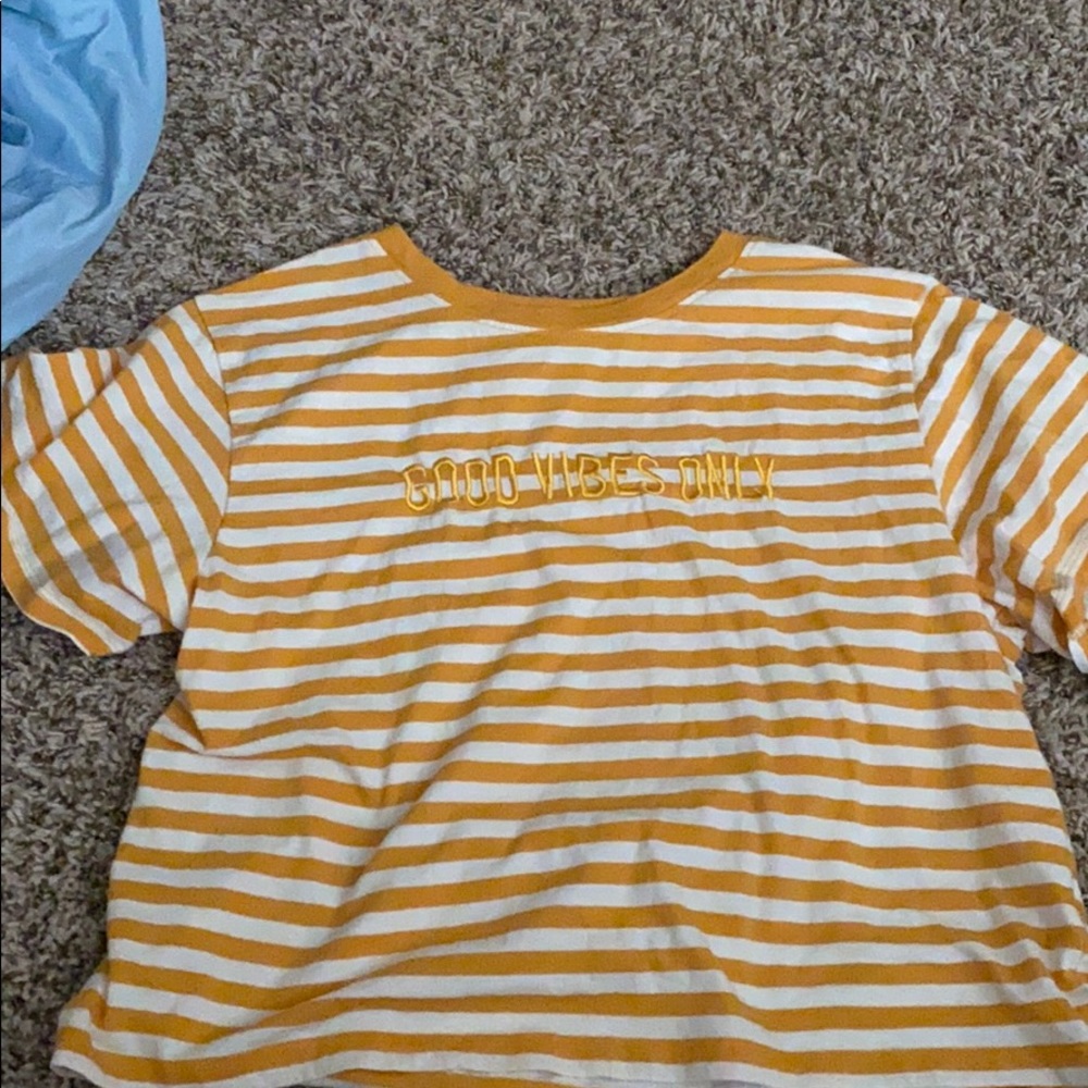 Good vibes only cropped shirt